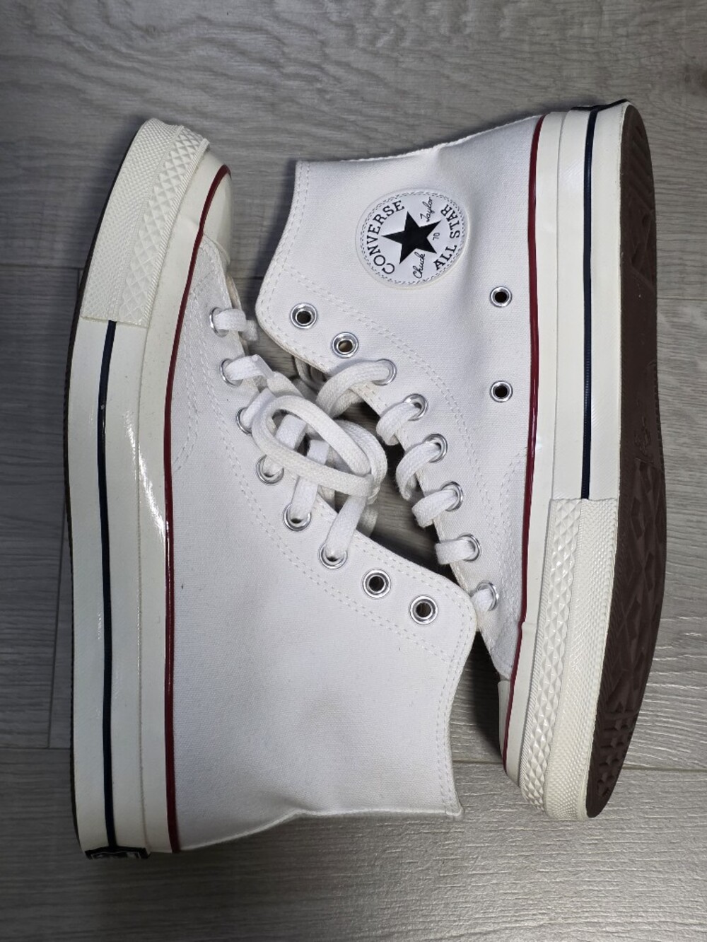 Converse Chuck 70 (white) 6.5 mens, 8.5 wmns A09556C